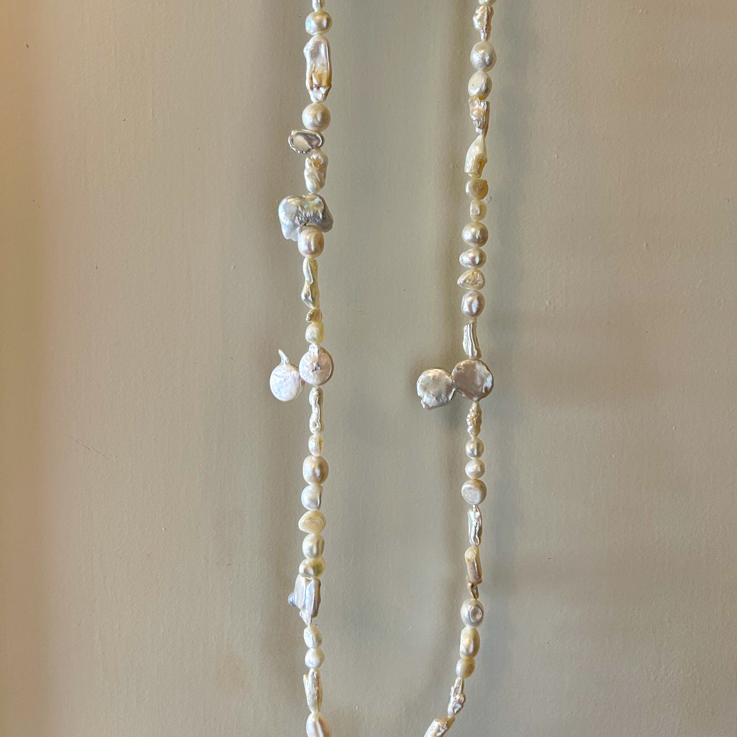 Oyster Whisper necklace