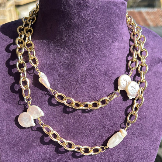 Pearl treasure necklace